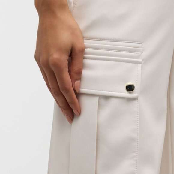 New Alice & Olivia Joette Faux Leather Cargo Pants off white wide leg size 10 12 - Picture 9 of 9